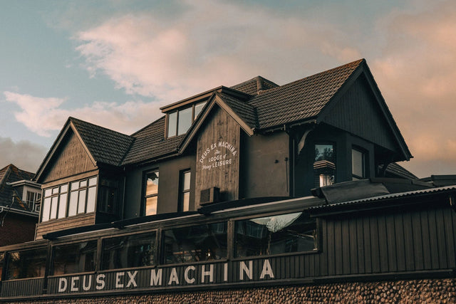 Welcome to The Lodge of Heavy Leisure: Deus' Coastal Hideaway in Boscombe
