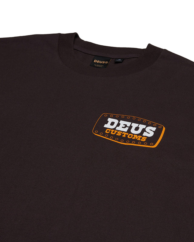 BUCKLE UP TEE - CHOC BROWN