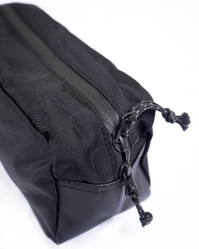 SHORELINE WASH BAG - BLACK