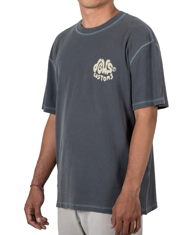 DEBRIS REVERSE TEE - ANTHRACITE