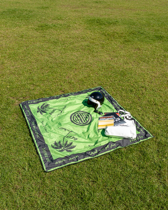 DEUS PICNIC BLANKET