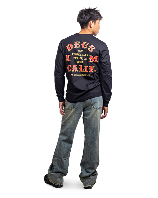 QUICK STRIKE LS TEE - BLACK
